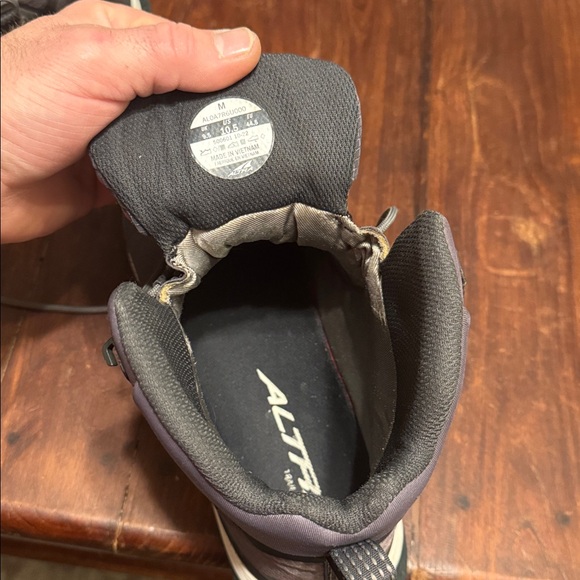 Altra Lone Peak All-Weather 2, Sz 10.5 - Picture 10 of 15
